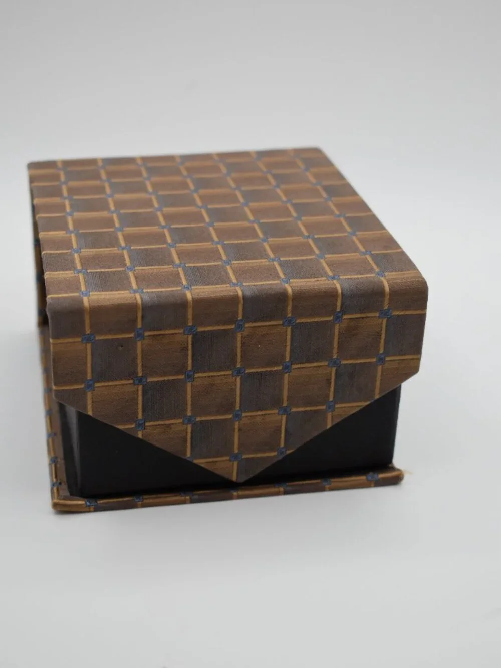 Daniel Ellissa Men's Silk Pocket Square Gift Set Brown Gold Matching Cufflinks